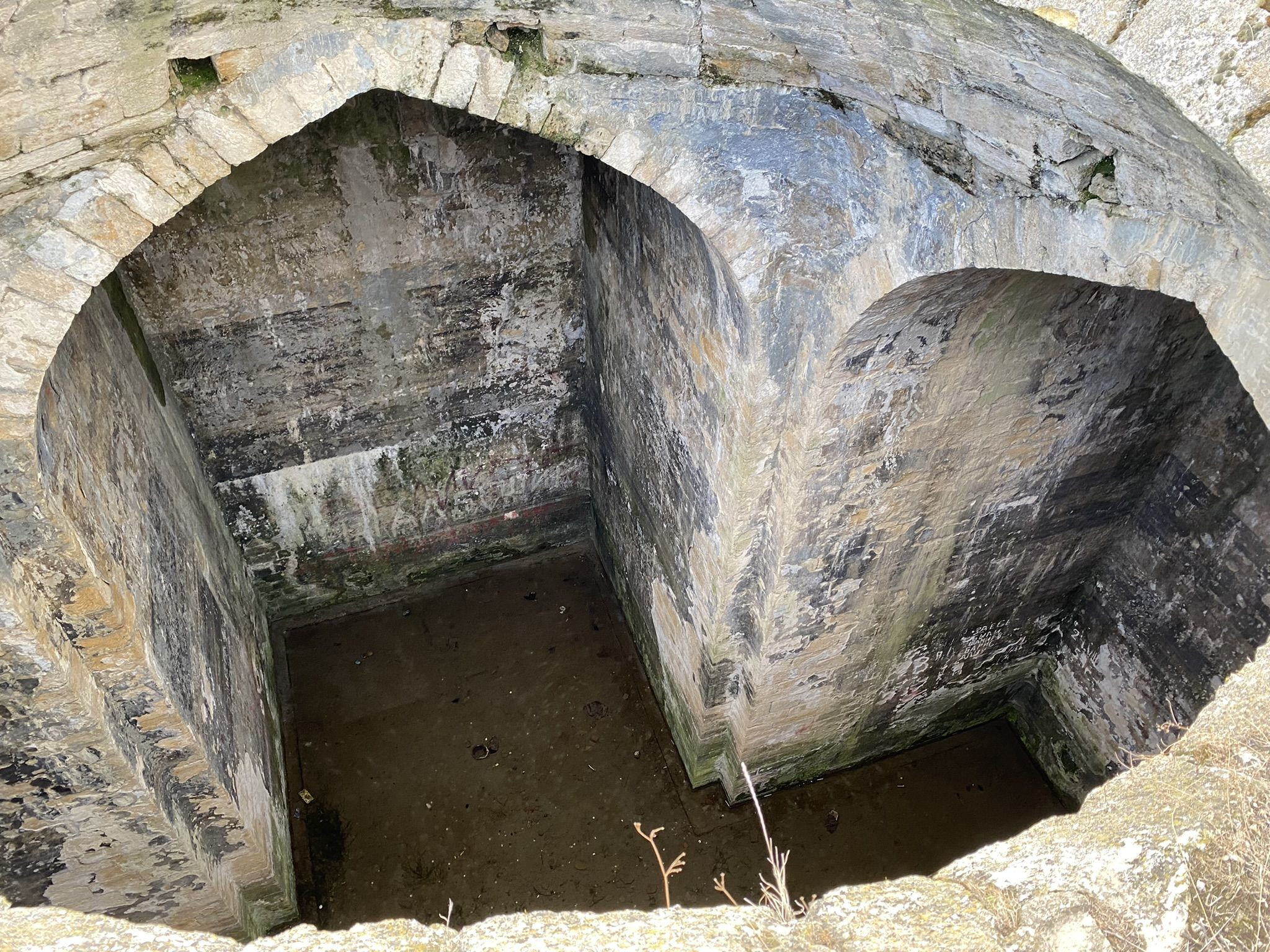 Затопленная подземная тюрьма в крепости Нарын-кала – фотографии России