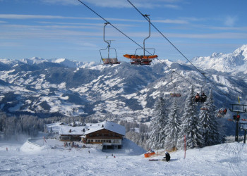 Кресельные подъемники. Санкт Йохан. Австрия – фотографии Австрии