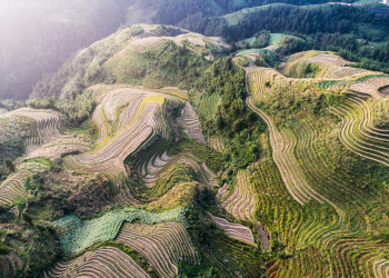 Ландшафт рисовых террас Хунхэ-Хани в Китае – фотографии Китая