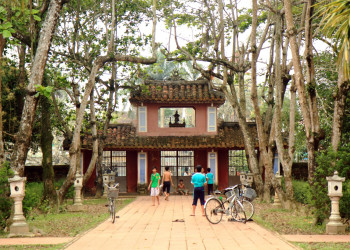 Пагода Зиеуде (Chùa Diệu Đế) в Хюэ – фотографии Вьетнама