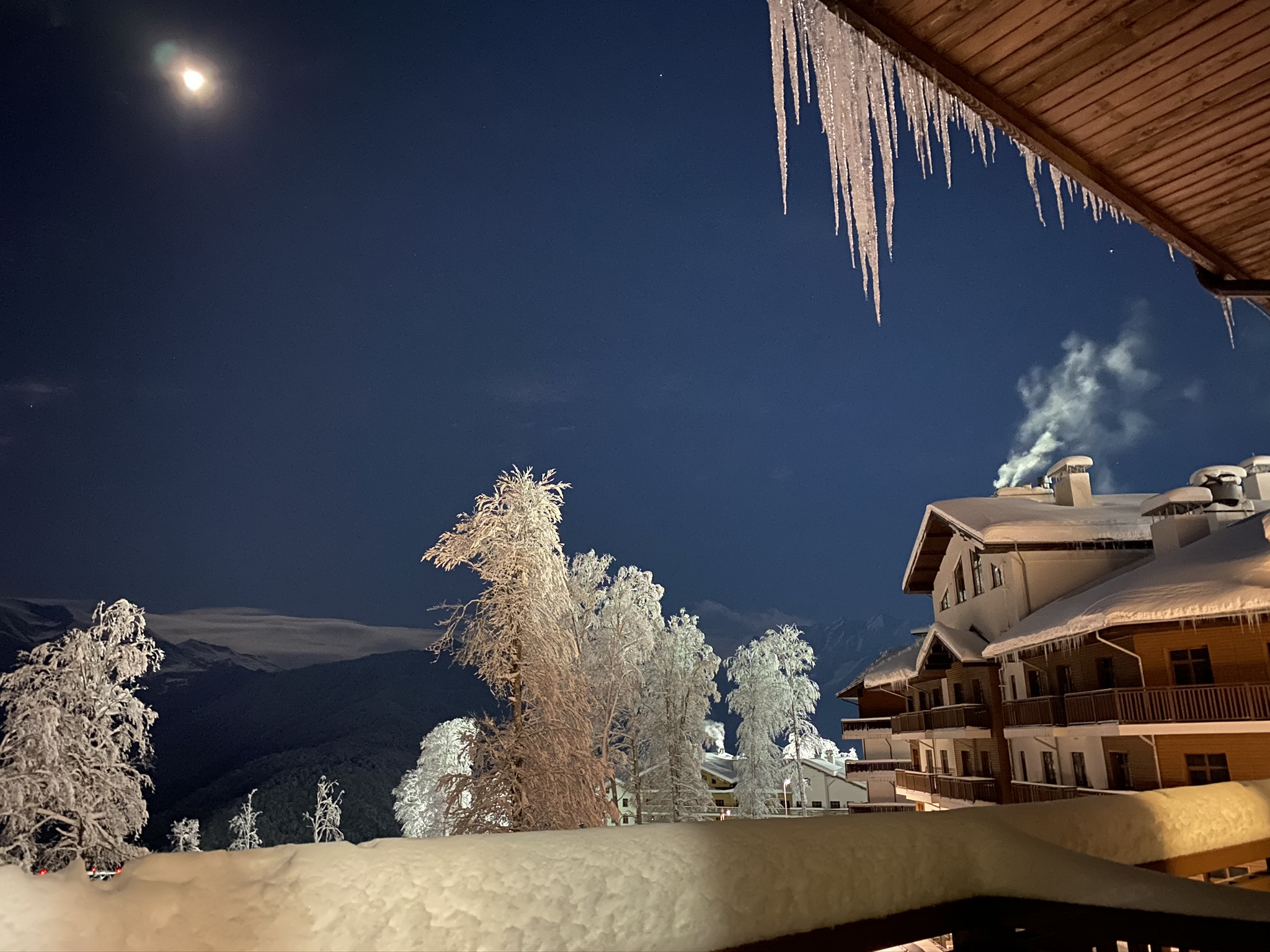 Вид с балкона гостиницы Rider Lodge – фотографии России