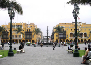 Пласа-де-Армас или Пласа-Майор – фотографии Перу