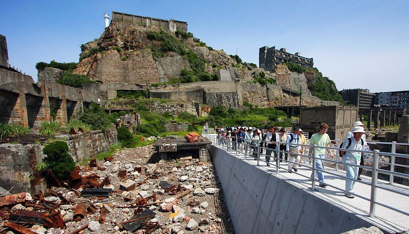 Остров Мицубиси Гункандзима (Gunkanjima) в Японии – фотографии Японии