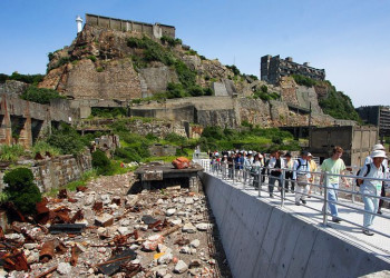 Остров Мицубиси Гункандзима (Gunkanjima) в Японии – фотографии Японии