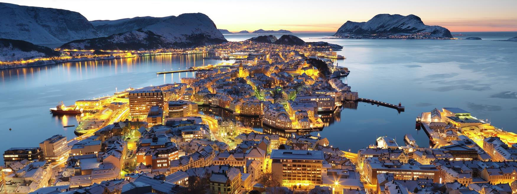 Вечерний Олесунн (Ålesund), Норвегия – фотографии Норвегии