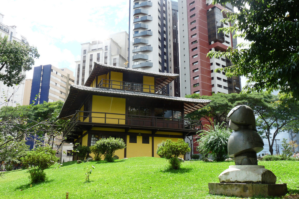 Японская площадь в городе Курибита – фотографии Бразилии