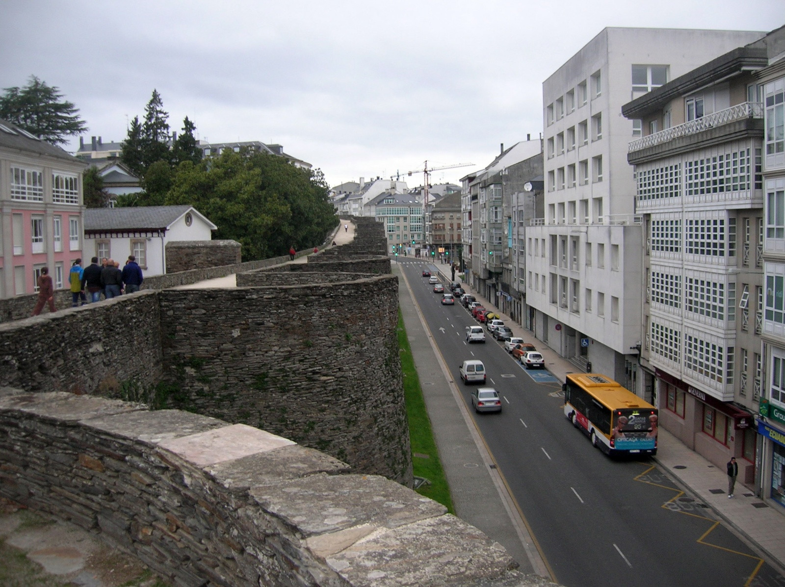 Римские стены Луго – фотографии Испании