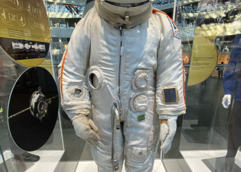 Музей космонавтики в Калуге — костюм космонавта – фотографии России