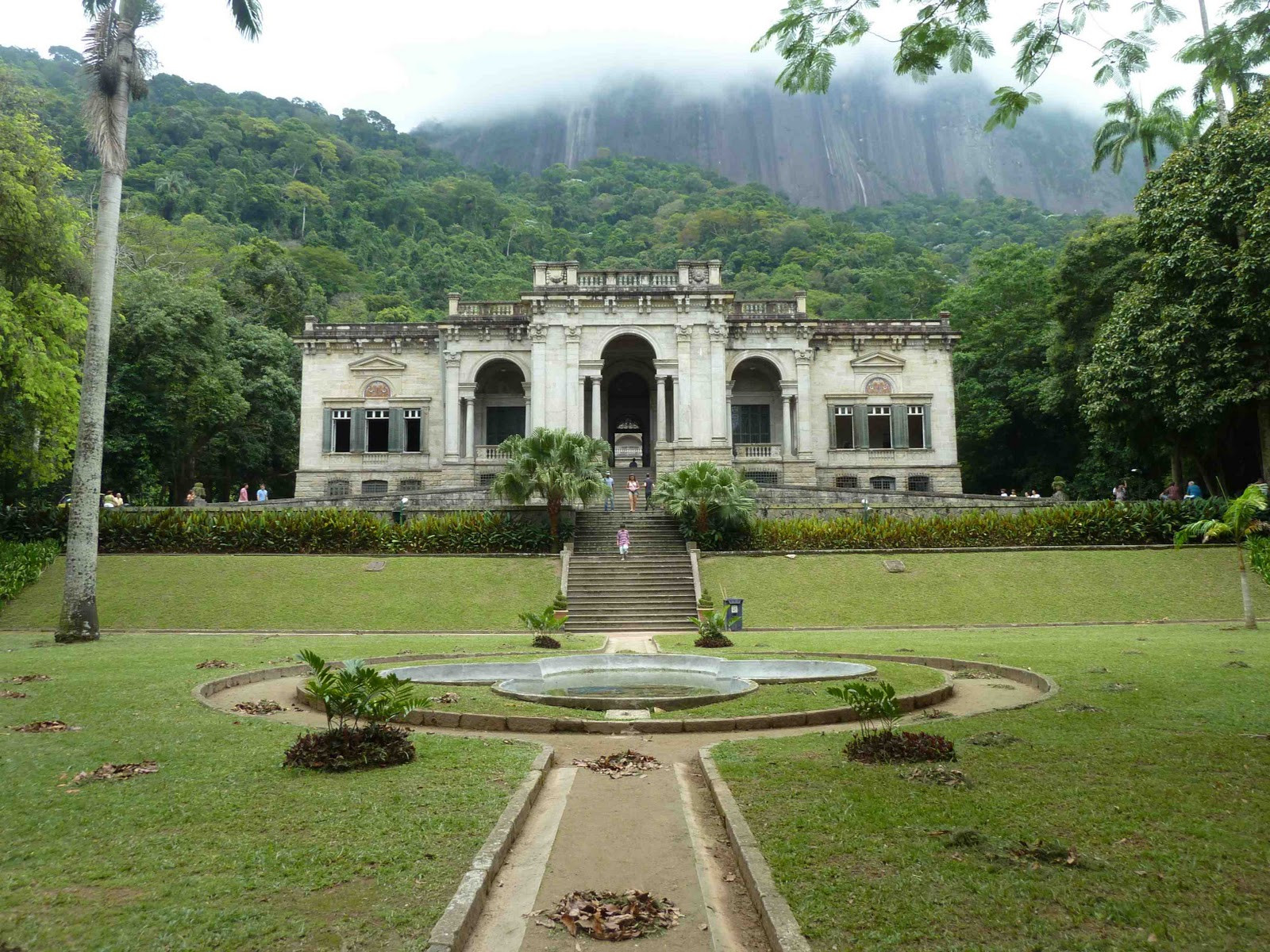Особняк в парке Лаже – фотографии Бразилии