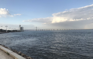 Набережная у Лиссабонского океанариума – фотографии Португалии