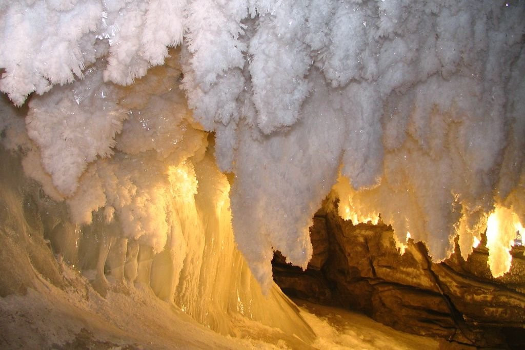 Кунгурская пещера (Kungur Ice Cave) в Пермском крае – это весьма необычная пещера – фотографии России