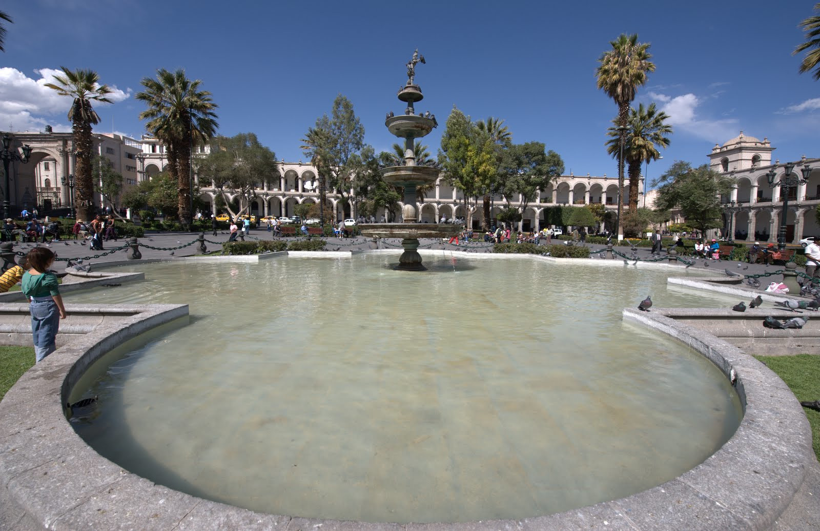 Пласа-де-Армас в городе Арекипа – фотографии Перу