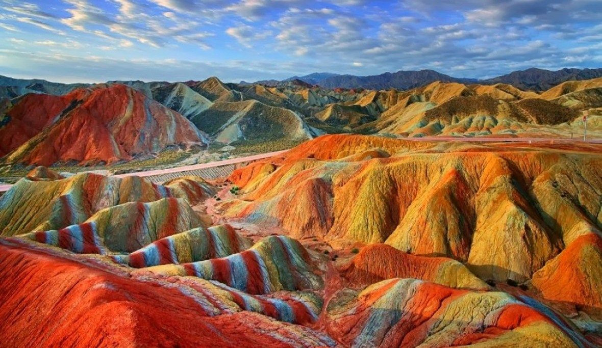 Цветные скалы Чжанъе Данься, Чжанъе, Китай – фотографии Китая