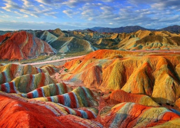 Цветные скалы Чжанъе Данься, Чжанъе, Китай – фотографии Китая