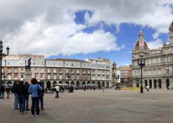 Площадь Мария-Пита (Plaza de María Pita) в Ла-Корунья – фотографии Испании