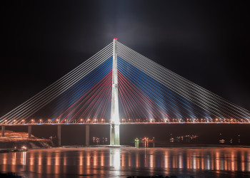 Русский (Russky Bridge) и Золотой (Zolotoy Bridge) мосты во Владивостоке – фотографии России