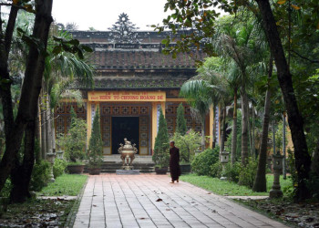 Пагода Зиеуде (Chùa Diệu Đế) в городе Хюэ – фотографии Вьетнама
