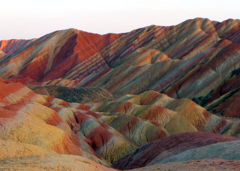 Цветные скалы Чжанъе Данься (Zhangye Danxia) в Чжанъе, Китай – фотографии Китая