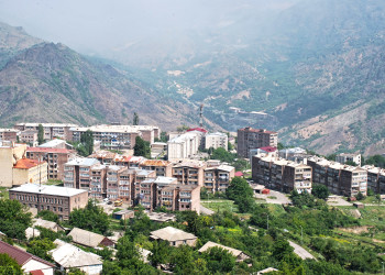 Жилой район. Алаверди. Армения. – фотографии Армении