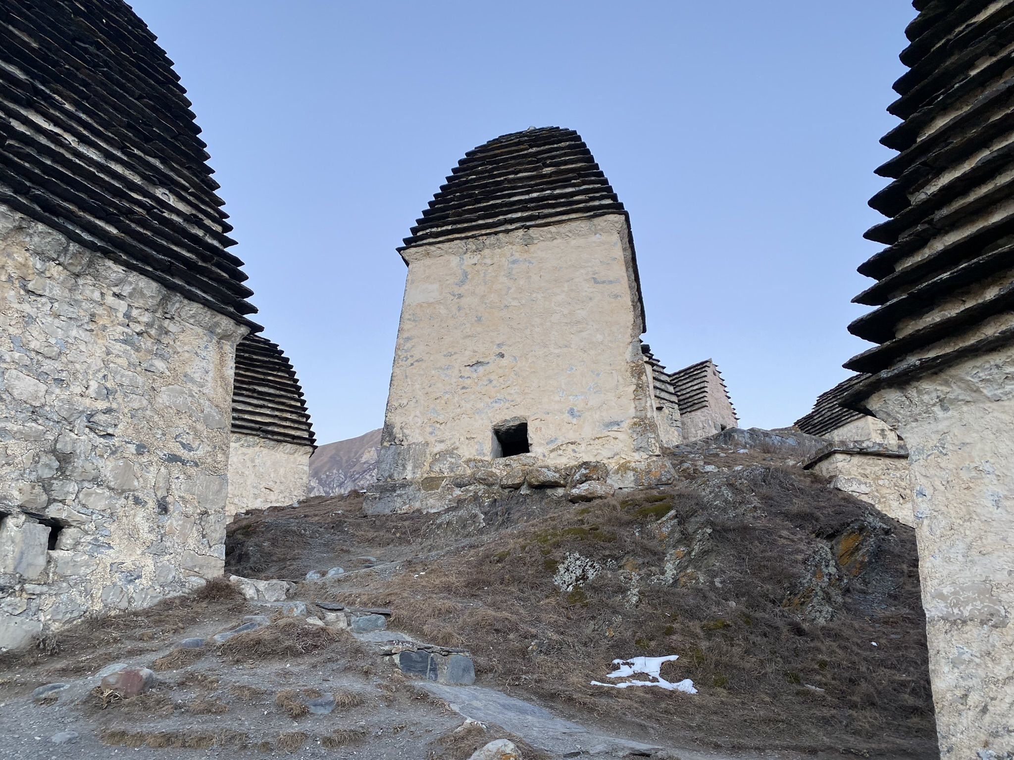 Склепы Даргавса - города мертвых в Северной Осетии – фотографии России