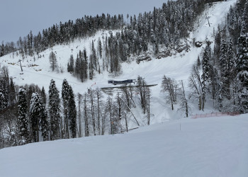 Вид на нижнюю станцию нового подъемника на Южном склоне – фотографии России