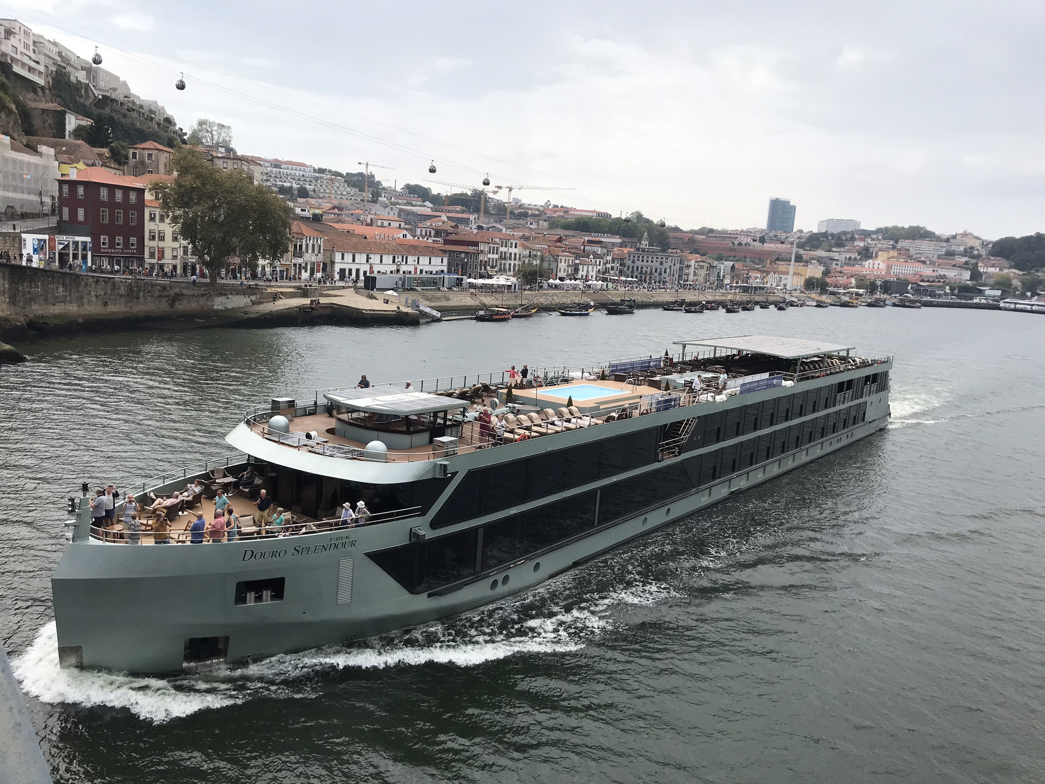 Прогулочные корабли в Порту – фотографии Португалии