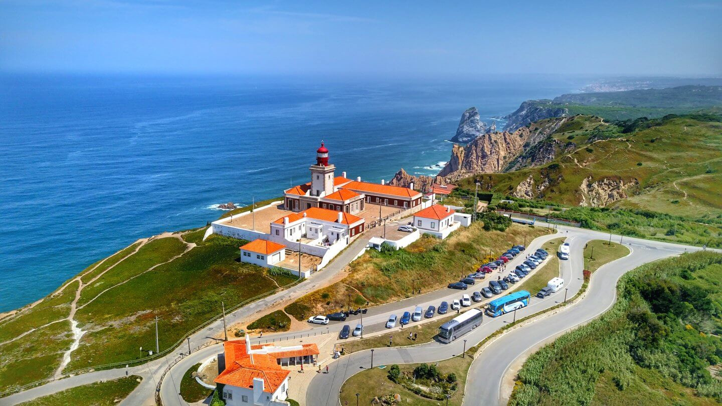 Пустынный утёс - мыс Рока (Cabo da Roca), Португалия – фотографии Португалии