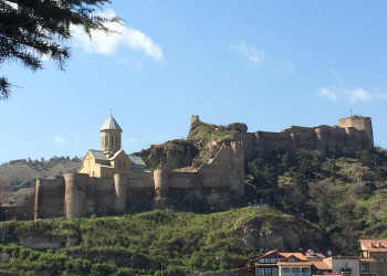 Крепость Нарикала (Narikala) в Тбилиси, Грузия – фотографии Грузии