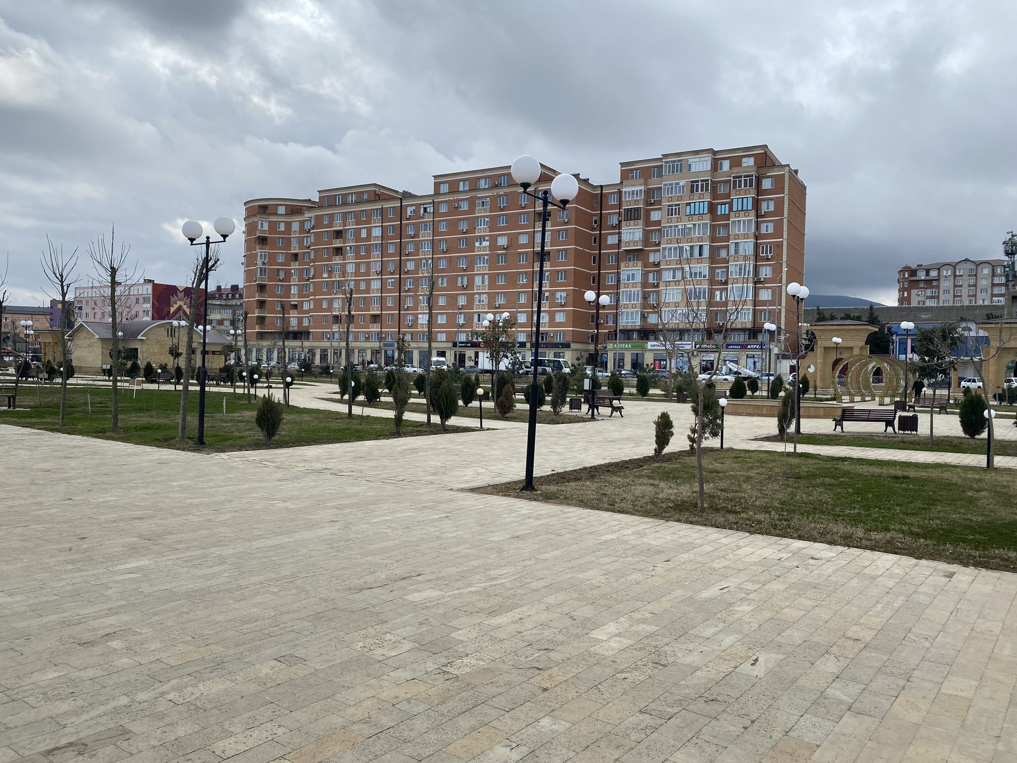 Жилой дом у Приморского парка, Дербент – фотографии России