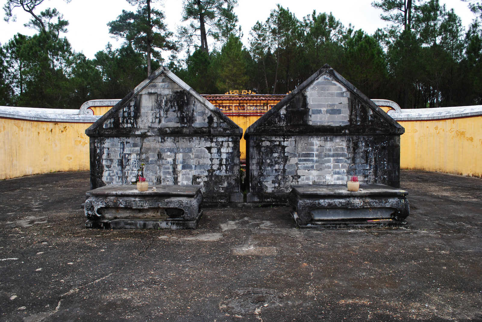Гробница Зя-Лонг в окрестностях города Хюэ – фотографии Вьетнама