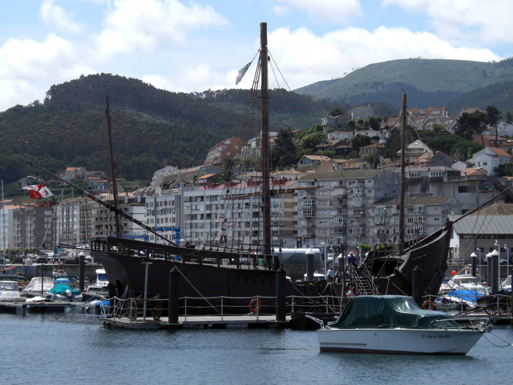 Каравелла Пинта (La Pinta) в порту Байоны – фотографии Испании