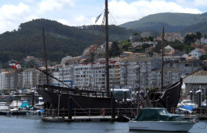 Каравелла Пинта (La Pinta) в порту Байоны – фотографии Испании