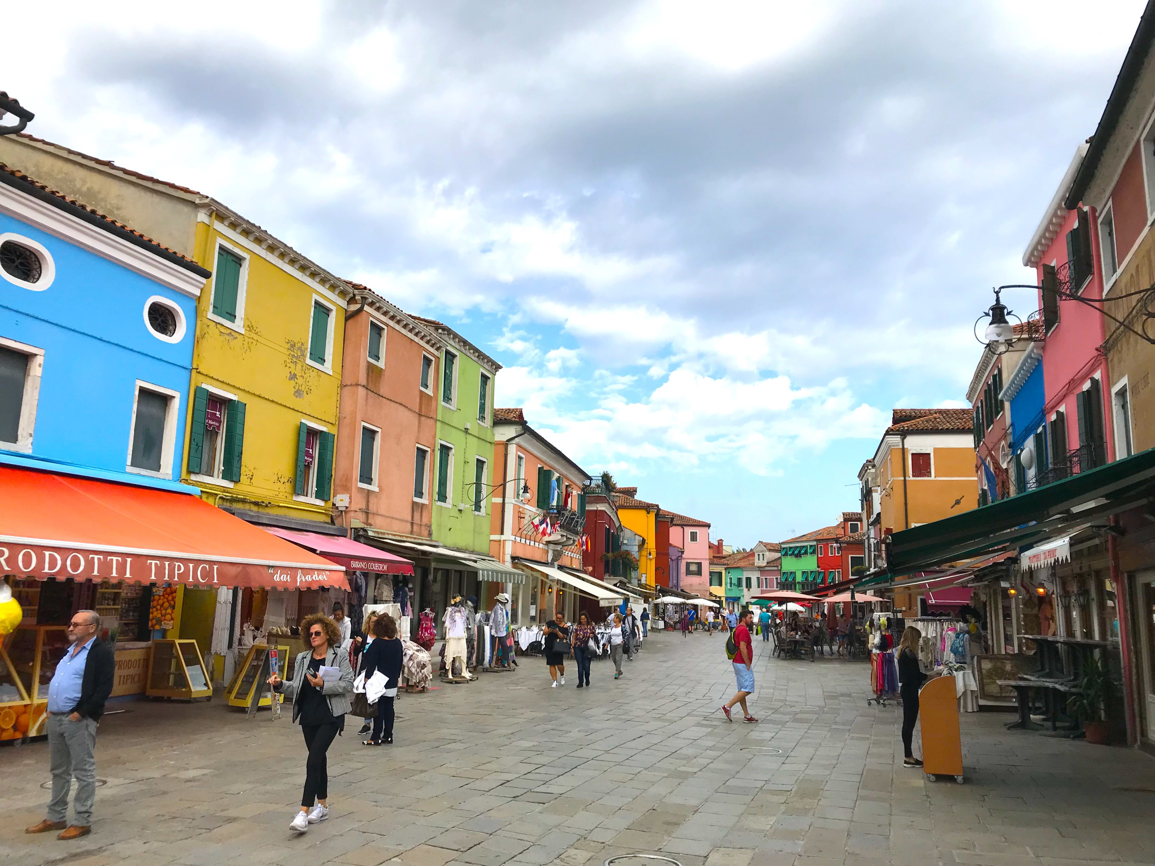 Остров Бурано «специализируется» на кружеве, поэтому тут есть Музей Кружева (Museo del Merletto) – фотографии Италии