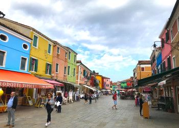 Остров Бурано «специализируется» на кружеве, поэтому тут есть Музей Кружева (Museo del Merletto) – фотографии Италии