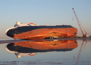 Знаменитое судно Riverdance, севшее на мель в Blackpool, Англия – фотографии Великобритании
