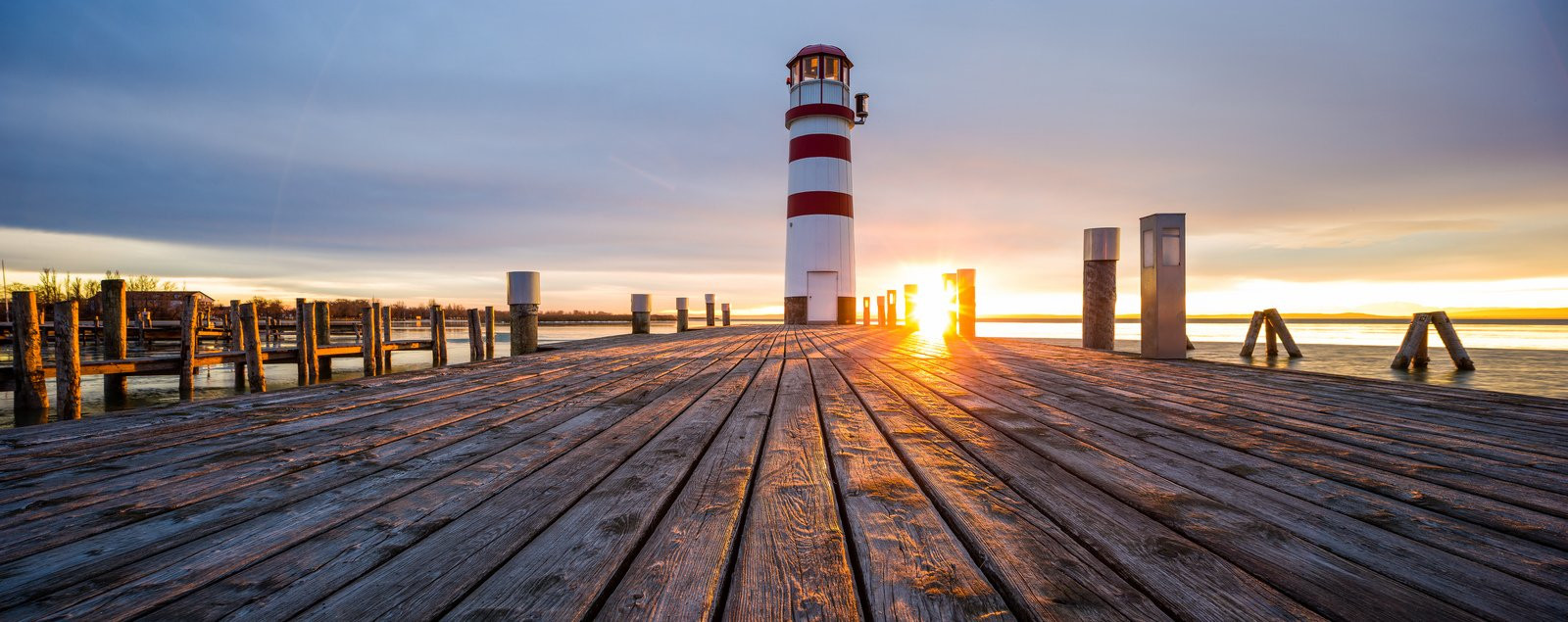 Маяк. Нойзидлер-Зе озеро. Австрия – фотографии Австрии