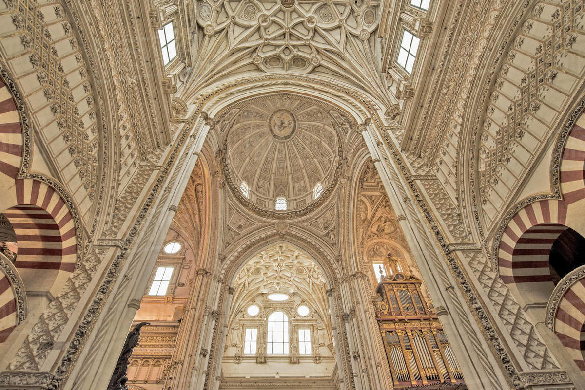 Религиозное сооружение Мескита в Испании – фотографии Испании