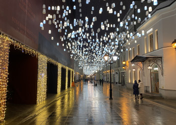 Столешников переулок в Москве, новогодняя ночь 31 декабря 2020 – фотографии России