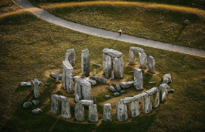 Загадочный Стоунхендж (Stonehenge), Эймсбери, Великобритания – фотографии Великобритании