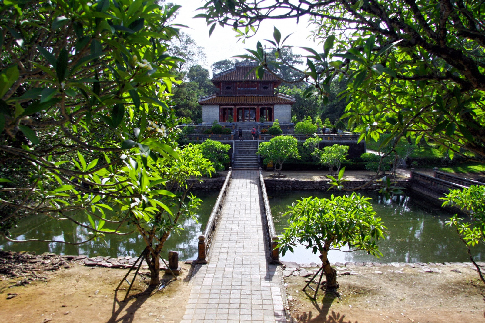 Гробница Минь Манга в окрестностях Хюэ – фотографии Вьетнама