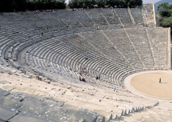 Греко-римский театр в городе Мира (Myra) в Кемере, Турция – фотографии Турции