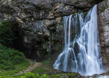 Водопад вблизи. Абхазия – фотографии Абхазии