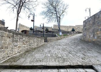 Внутри крепости Нарын-кала – фотографии России