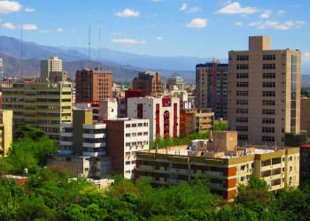 Жилой район. Мендоса. Аргентина. – фотографии Аргентины