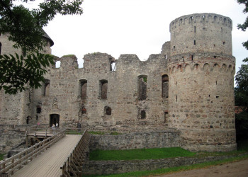 Венденский замок (Wenden castle) или замок Цесис (Cēsis Castle) – фотографии Латвии