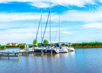 Стоянка катамаранов. Руст. Австрия. – фотографии Австрии