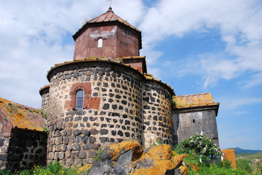 Монастырь Айраванк – фотографии Армении
