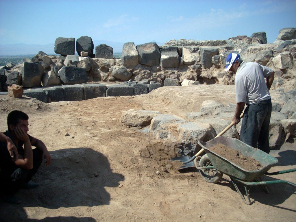 Руины древнего Армавира – фотографии Армении