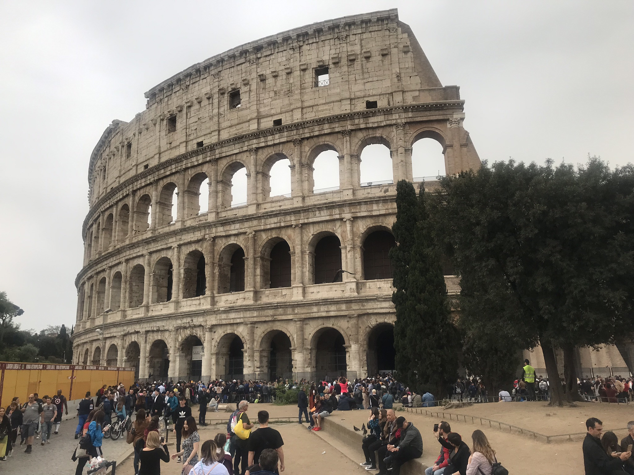 Пропуском на представление в Колизее были небольшие мраморные плиточки с вытесанными цифрами – фотографии Италии