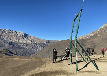 Популярные у местных горные качели в Северной Осетии, Россия – фотографии России